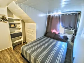 1BR Upstairs Apt Near 6th Ave | Simple+Comfortable - Image 4
