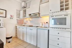 VIC- SEAFRONT Apartment - Image 5