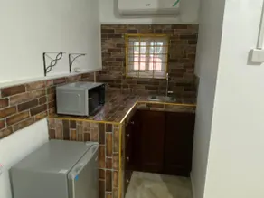Entire Flat Stunning Runaway Bay - Image 4