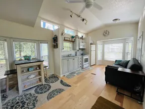 Cute Cottage Next to Hunting Island. - Image 5