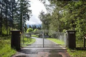Enjoy this beautiful place with 4 bedroom , kitchen ,BBQ ,pool table and more - Image 5