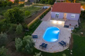 Villa Roko -full privacy with pool in olive shade - Image 4