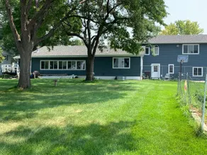 Riverview Whole House Rental 9 rooms sleeps 22 - Image 4