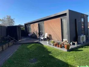 Cozy 2 Bedrooms Granny Flat with Parking - Image 4