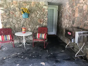 Mayberry Apartment, just minutes from downtown! - Image 3
