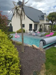 House with heated pool, close to Breton sites - Image 2