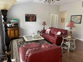 Just off Main near Taylors Mill - CLEAN & COMFY - Image 2