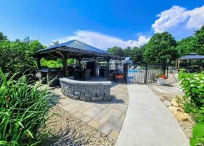 Cheerful residential home with swimming pool - Image 5