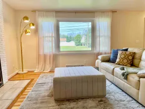 Entire Cozy House in Safe Neighborhood - Image 2