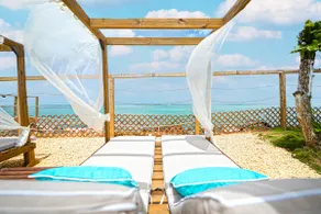 Beachfront Paradise with infinity pool - Image 5
