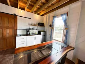 The Woodpecker House2 Free Airport Shuttle Arrival - Image 3