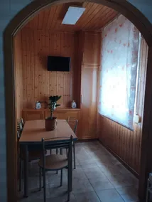 Small house next to the beach - Image 3