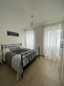 Apartment 5 minutes from the sea with parking, Imperia - Image 4