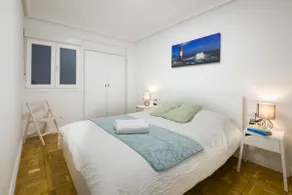 New apartment 5 minutes from downtown with free garage - Image 5