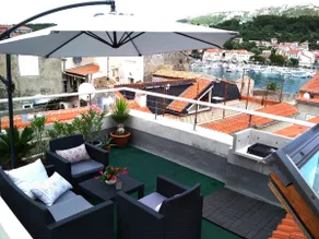 Casa di città vecchia con terrazza panoramica / vista sul porto e sulla città - Image 2
