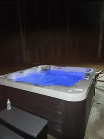 Perfect Luxury Poconos with sauna vs steam Hot tub - Image 4