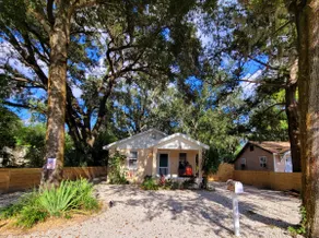 Fire Pit Bungalow • Near Historic DT • Cart Rental - Image 2