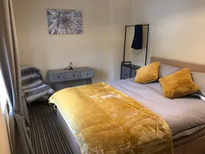 The Travellers Nest - Self Contained With Parking - Image 4