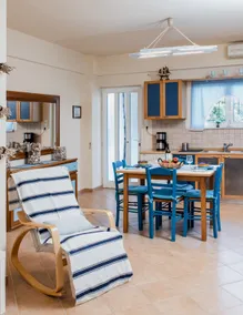 "Seashell " Maisonette with Private Yard - Image 3