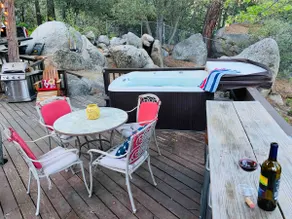 Rustic Luxury~Theater Room, 2 King Suites &HotTub - Image 2