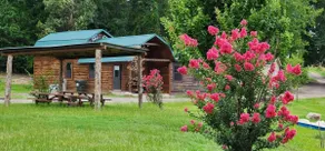 Lux ”Kangaroo CABINs” Private Lakefront Zoo Farm - Image 5