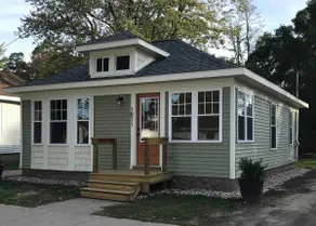 ★ Lakeside Bungalow | Mahalo Home Collection - Image 2