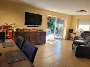 Spacious holiday apartment with garden - Image 3