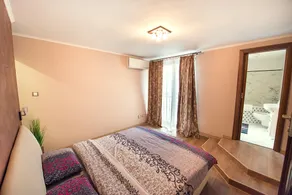 Glamorous Jacuzzi Loft Apartment with Roof Terrace - Image 4