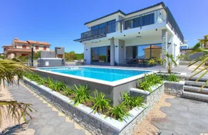Lussuosa villa Lucija con piscina riscaldata - Image 5
