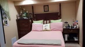 New! Accessory 1-bedroom Apt. With 2 queen beds. - Image 2