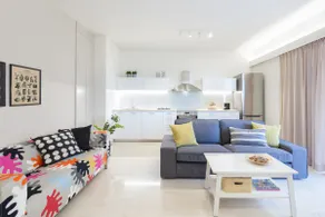Effie's Cozy Beach Front Apartment - Image 2