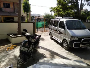 Peaceland Valsad: Spacious AC Villa with 90's Vibe - Image 5