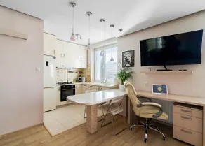 Royal Garden Apartment - Image 5