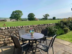 Tranquil 1 Bedroom cottage with garden and parking - Image 3