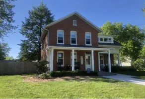 Vintage, restored home w/ pool, hot tub & courtyard-just blocks to town & beach - Image 4