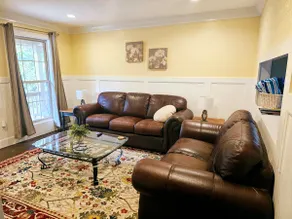 East Bay Bungalow Sleeps 8 - Image 3
