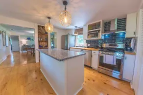 1891 Coastal Charmer: fully renovated farmhouse  - Image 5