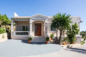 Charmante villa conviviale et familiale avec piscine, jardin et barbecue | Vue montagne | Avec animaux acceptés - Image 2