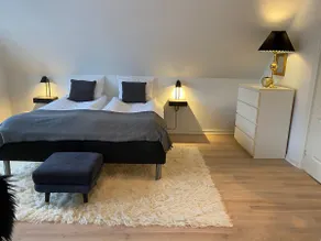 Large, nice room with private kitchenette and bathroom - Image 3