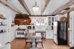 Cozy Cottage - Heart of Downtown Wayzata - Image 4