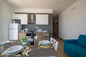White Apartments & Spa - Image 5