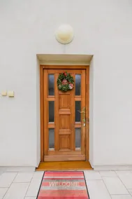 Family Home with Garden & Free Parking near Prague - Image 3