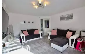 Modern front door flat - Image 4