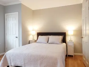 Modern Apt 5 Miles to Beach 5 Min Walk to Westerly - Image 4
