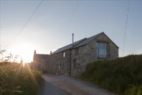 Tregiffian Barn. GORGEOUS BARN, AMAZING SEA VIEWS, NEAR GWENVER & SENNEN BEACHES - Image 2
