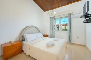 Villa Maria Beachfront Residence - Image 4