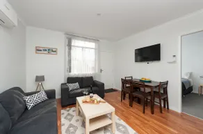 125 Milton - Image 2