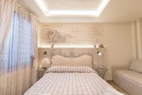 Elegant room with outdoor space in Assisi - Image 3