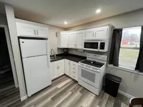 Home In Eddyville - Image 2