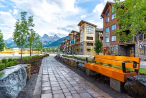 Luxury unit in the heart of Canmore - Image 3